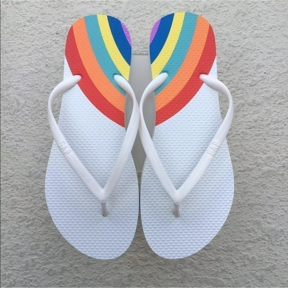 Gap Rainbow Heart Women Flip Flops SZ 10 White Beach Cruise Vacay Sandals NEW - Picture 8 of 12